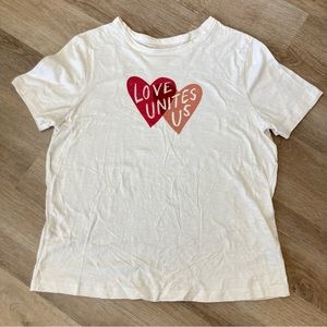 Universal Thread Target “Love Unites Us” off white hearts tee womens size L